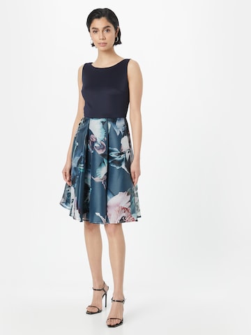 Robe de cocktail SWING en bleu : devant