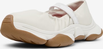 Ballerina con cinturino ' Karst 2 ' di CAMPER in bianco: frontale
