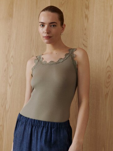 Haut 'Babette' rosemunde en beige : devant