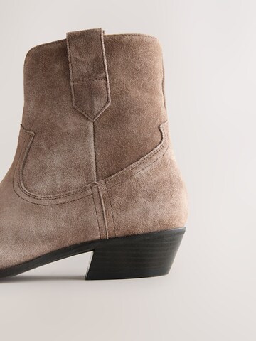 Next - Botines en marrón