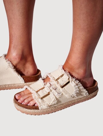 South Beach Mules in Beige