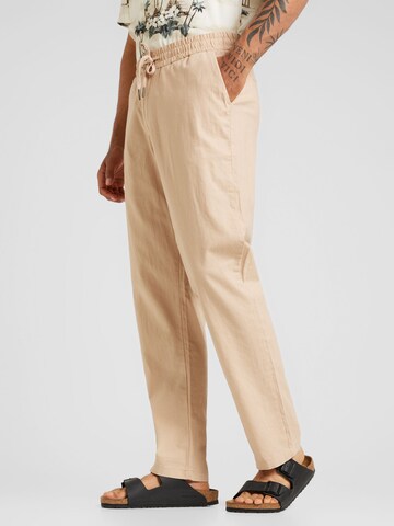 Regular Pantalon chino 'Barcelona' Clean Cut Copenhagen en marron : devant