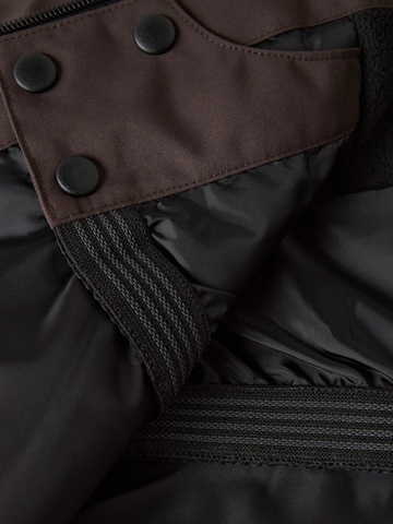 NAME IT - Chaqueta deportiva 'SNOW10' en marrón