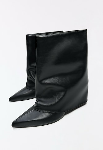 Bershka Členkové čižmy - Čierna