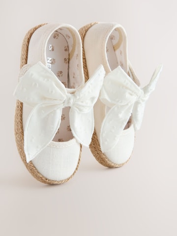 Next - Sapato baixo em branco