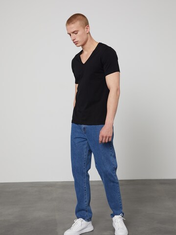 DAN FOX APPAREL Футболка 'Samuel' в Черный