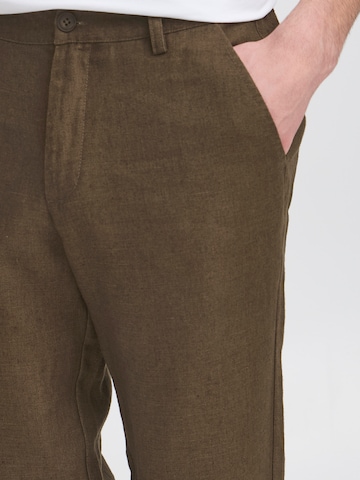 Casual Friday Normalny krój Chinosy w kolorze zielony