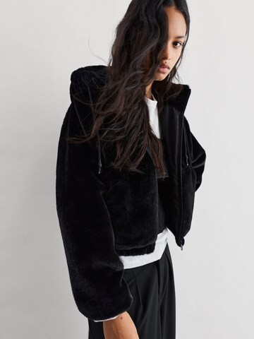 Pull&Bear Between-Season Jacket in Black