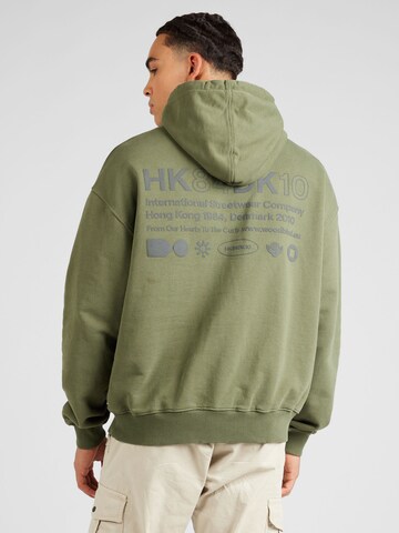 Woodbird Sweatshirt 'Pope' in Grün
