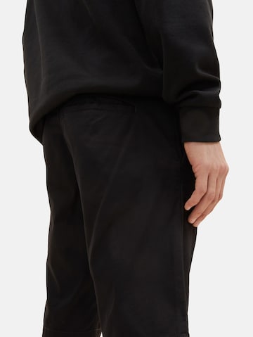 TOM TAILOR Regularen Chino hlače | črna barva