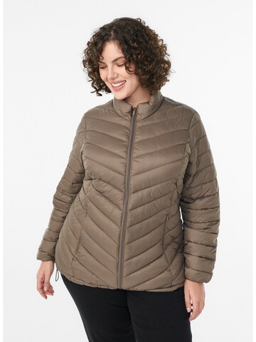 Zizzi - Chaqueta de entretiempo 'Casally' en marrón: frente