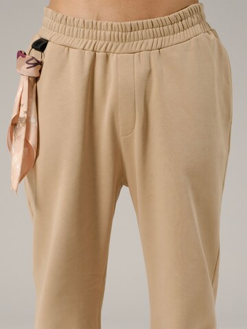 Alessandro Magno Loosefit Sporthose 'GINGER ROOT' in Beige