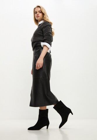 CESARE GASPARI Ankle Boots in Black
