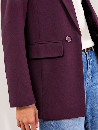 Lipsy Blejzr - burgundská červeň, Produkt