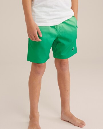 WE Fashion Swimming shorts in Green: front