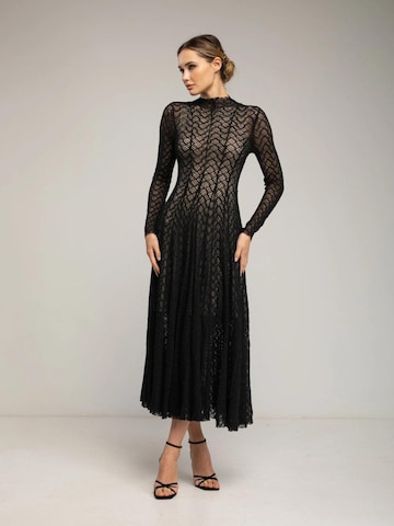 Tantra Evening dress 'Vestido largo de manga larga  de encaje con textura, falda de vuelo con pinzas (BLACK)' in Black