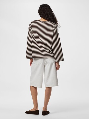 T-shirt 'PCSadie' PIECES en marron