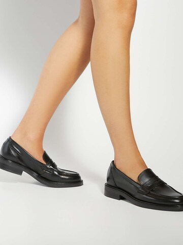 Chaussure basse 'Giya' Dune LONDON en noir