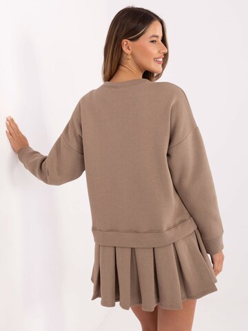 Madnezz House Dress in Beige