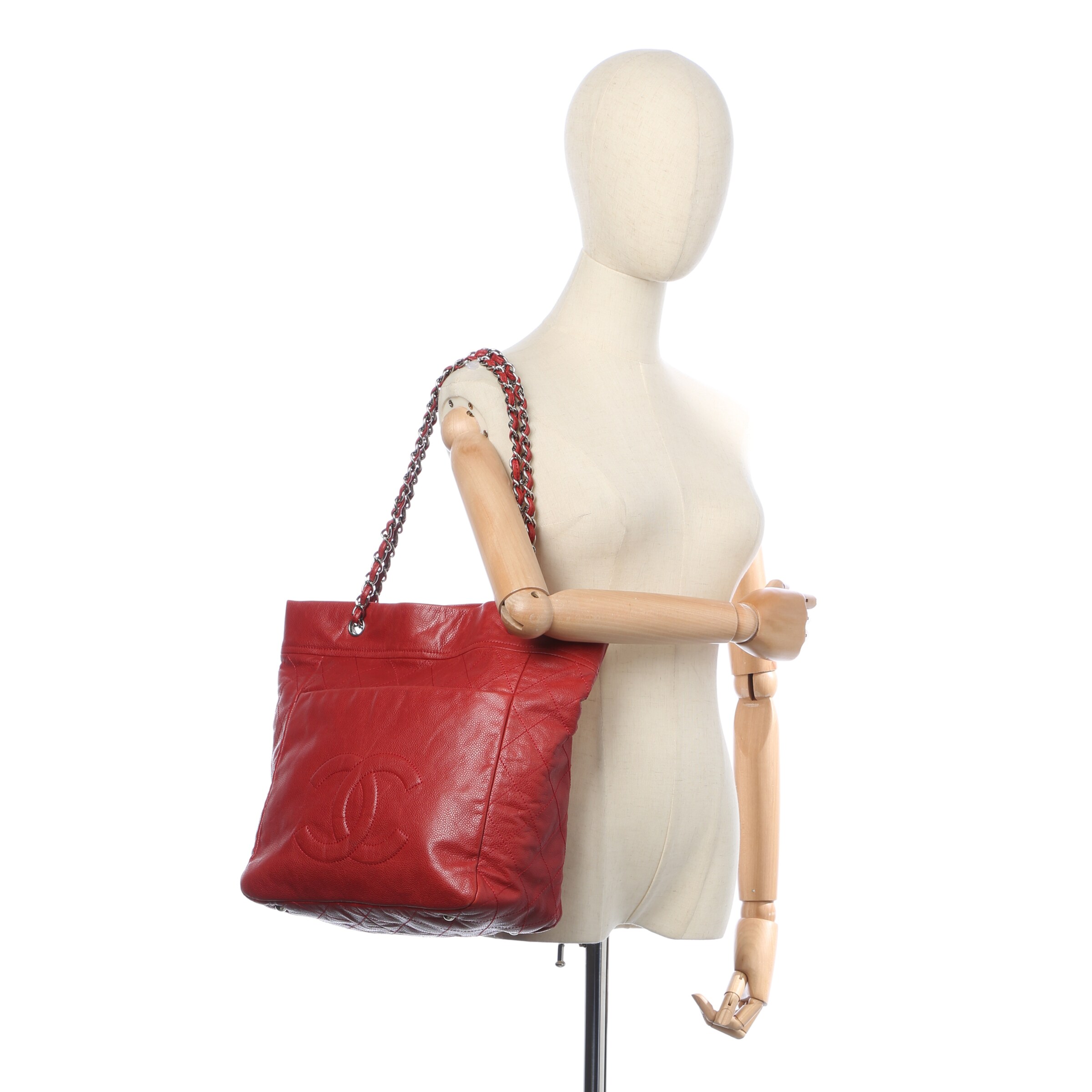 CHANEL Bag in One size in Red