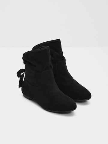 Botine de la bonprix pe negru