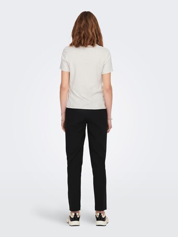 Tricou de la ONLY pe alb