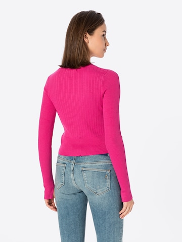 Geacă tricotată de la Warehouse pe roz