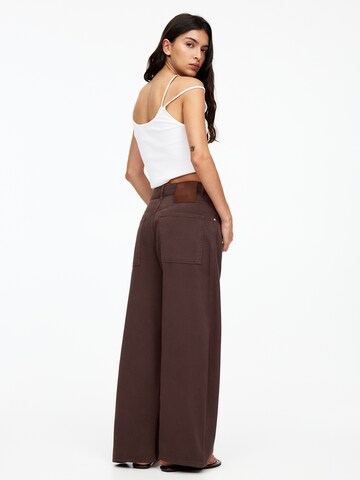 Baggy Jeans di Pull&Bear in marrone