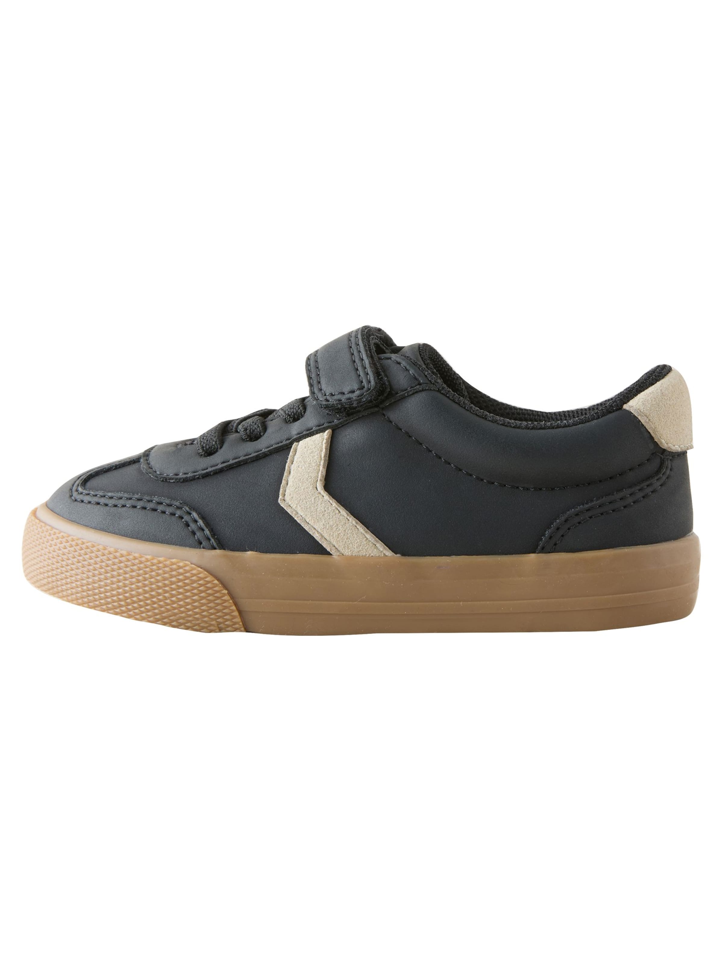 Baskets Next en noir : devant