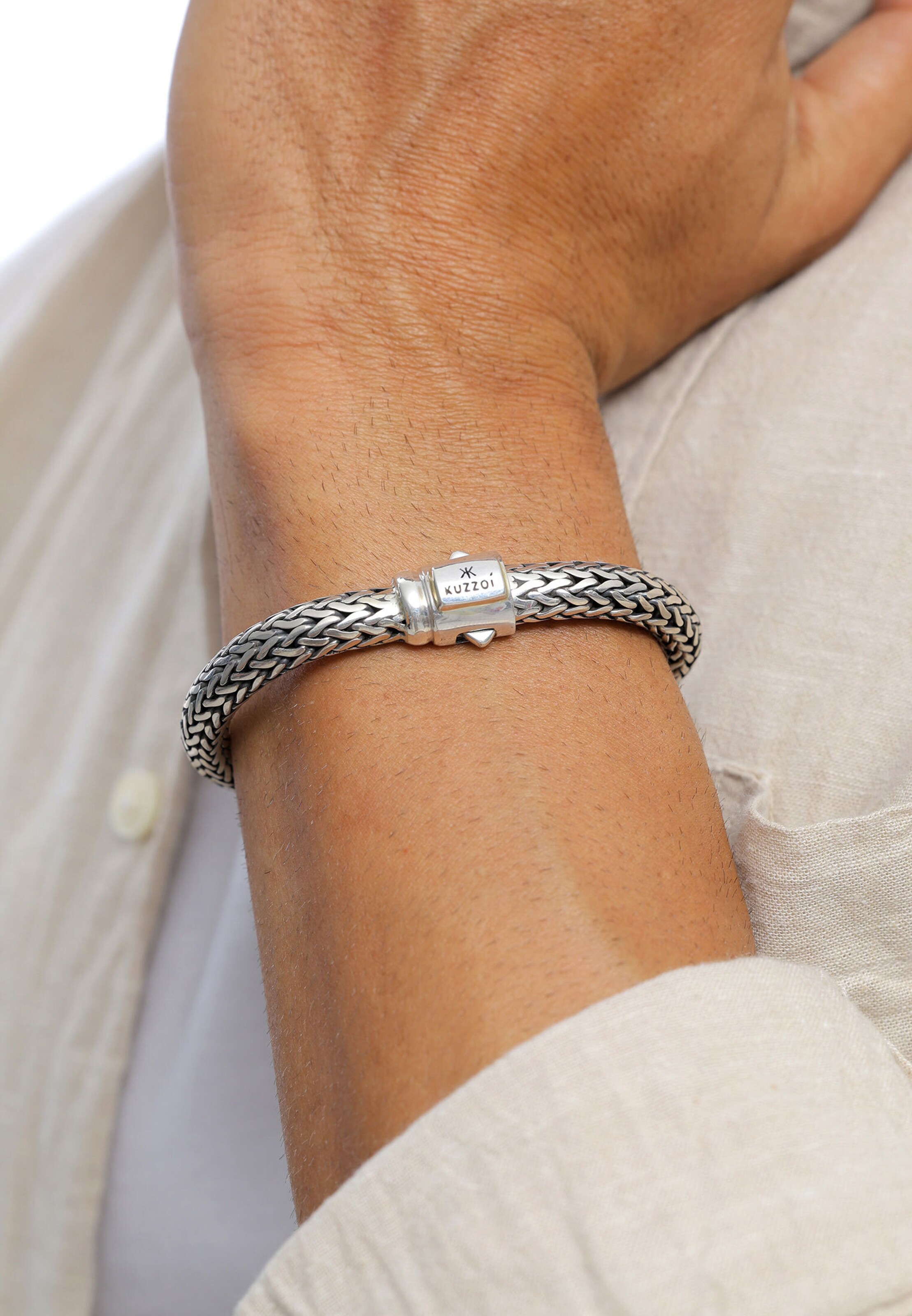 KUZZOI Käevõru 'Twisted', värv Hõbe: eest vaates