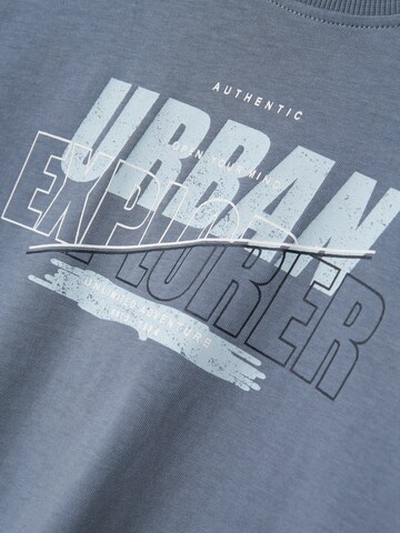 Tricou 'NKMVICTOR' de la NAME IT pe albastru