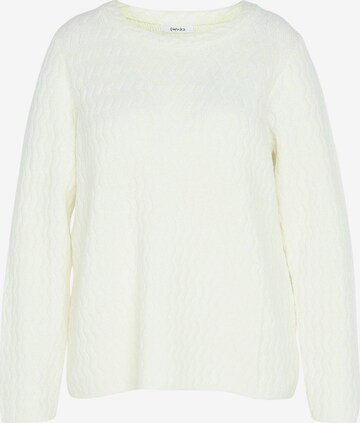 Paprika Sweater in White: front