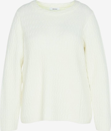 Paprika Sweater in White: front