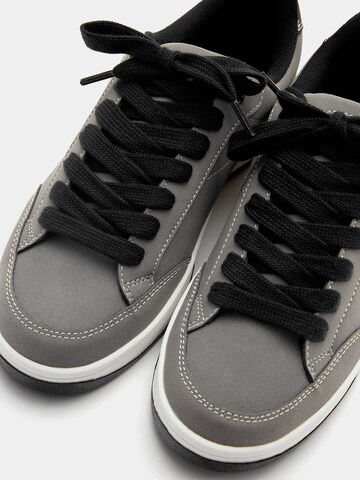 Pull&Bear Platform trainers in Grey