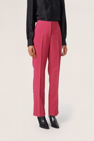 SOAKED IN LUXURY Slim fit Trousers with creases 'Corinne' in Pink: front