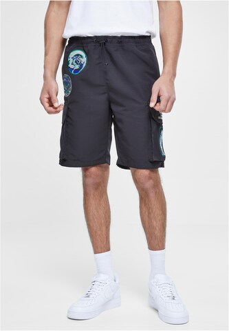 Karl Kani Regular Shorts in Schwarz: predná strana