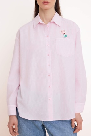 Trendyol - Blusa en rosa