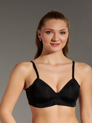 C&City Triangel BH in Schwarz: Vorderseite