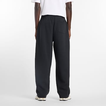 Loosefit Pantaloni sportivi 'Essentials Fleece' di new balance in nero