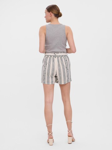 VERO MODA Regular Shorts 'Dicthe' in Beige