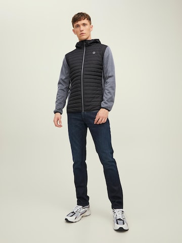 JACK & JONES جينز مضبوط سترة غير رسمية بلون أسود