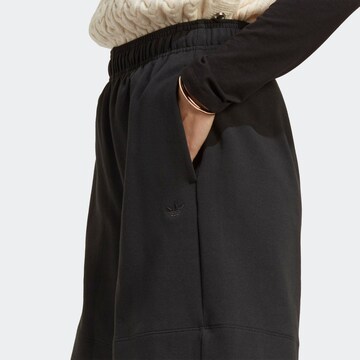 Loosefit Pantaloni 'Premium Essentials Long' de la ADIDAS ORIGINALS pe negru