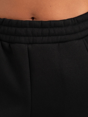 Smilodox Loosefit Hose 'Finy' in Schwarz