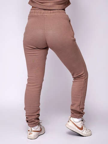 Fortex Fitness - Tapered Pantalón deportivo 'Essential Comfy Jogger' en marrón