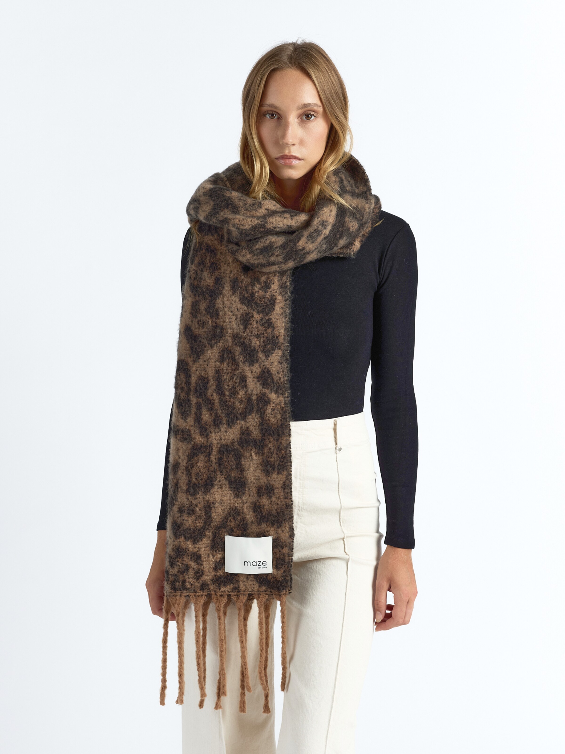 Maze Scarf in Brown: front