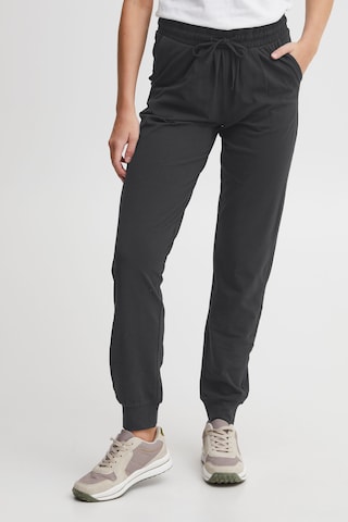 Oxmo Tapered Pants in Black: front