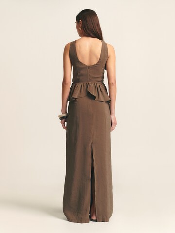 Robe de soirée 'Aloe' St MRLO en marron : derrière