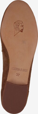 Gordon & Bros Classic Flats in Brown