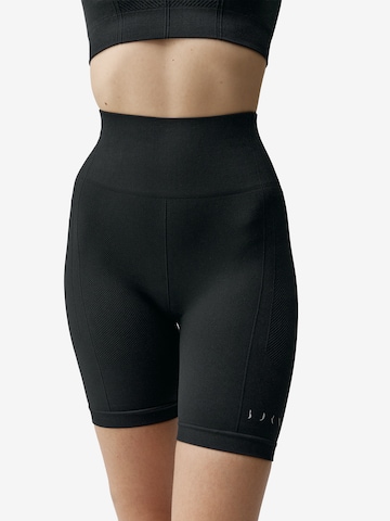 Born Living Yoga Sportbroek 'Soma' in Zwart: voorkant