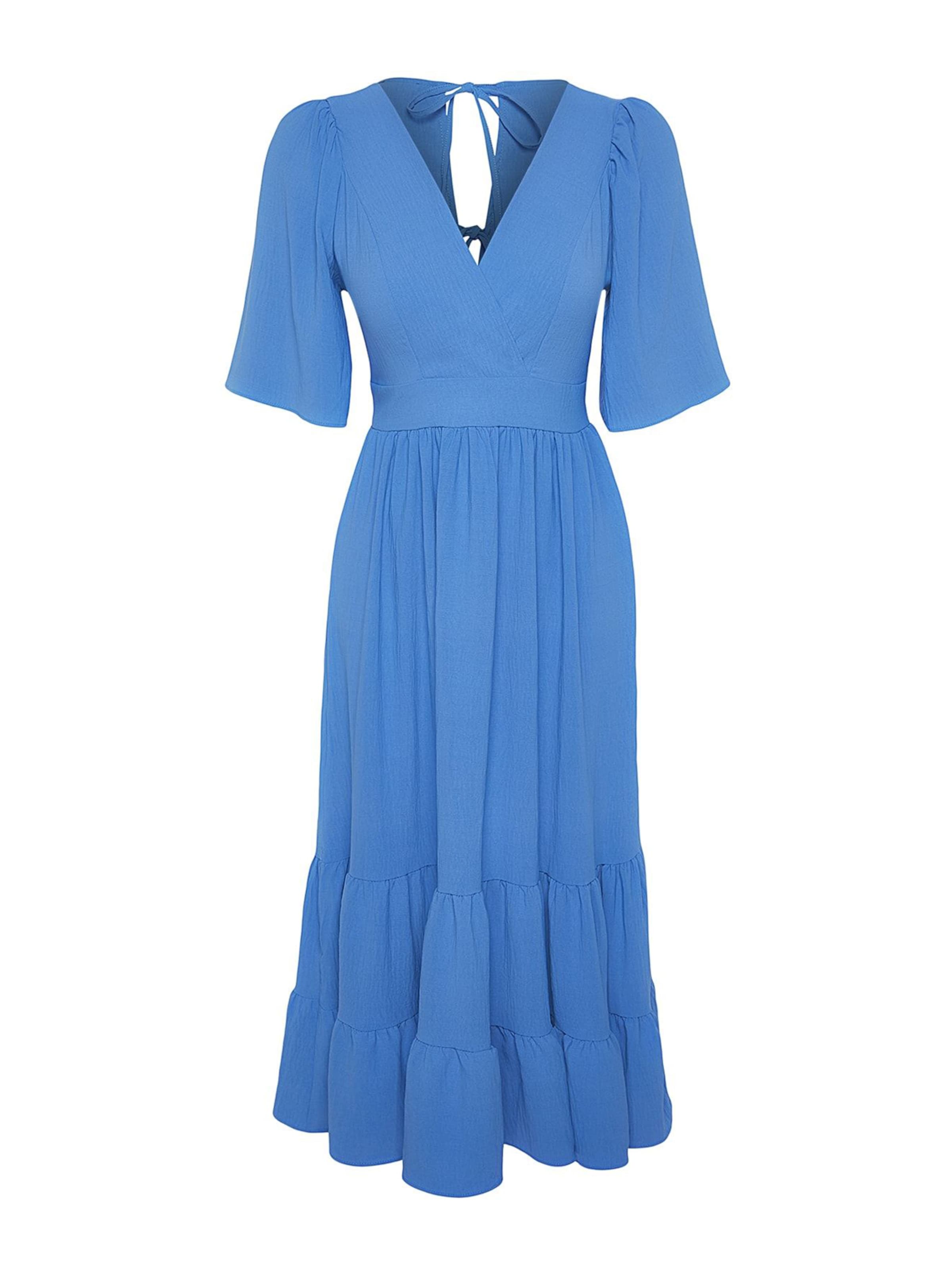 Rochie de la Trendyol pe albastru: față